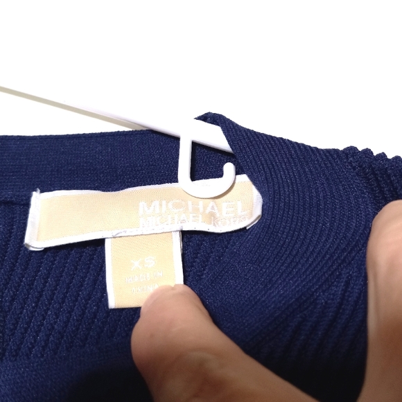 MICHAEL KORS Midi Dress, Yarn-like material beautiful, Night blue color size XS. - Picture 7 of 7